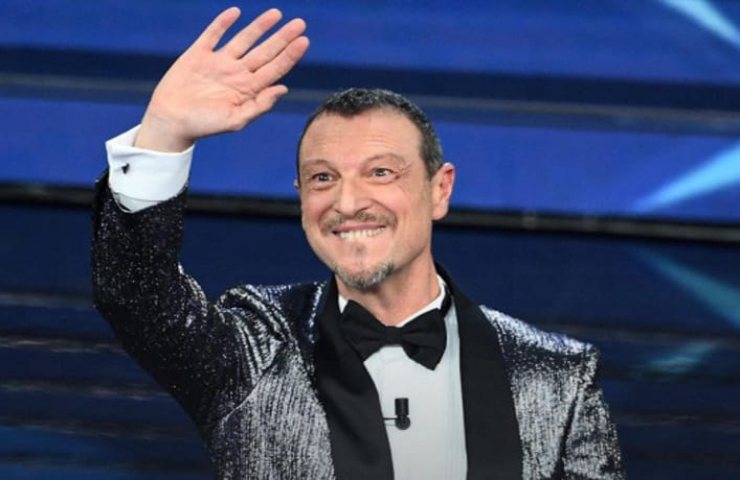 Sanremo 2025, Amadeus ai titoli di Coda