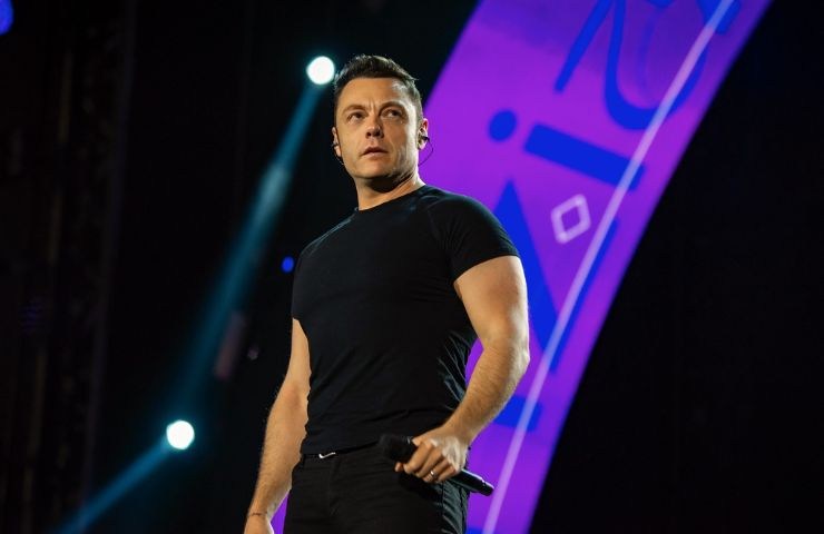 Tiziano Ferro durante uno dei suoi concerti