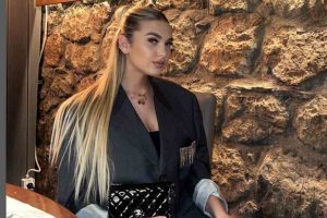 Chanel Totti istruzione spese