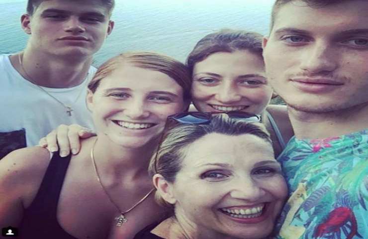 Lorella Cuccarini e i suoi quattro figli