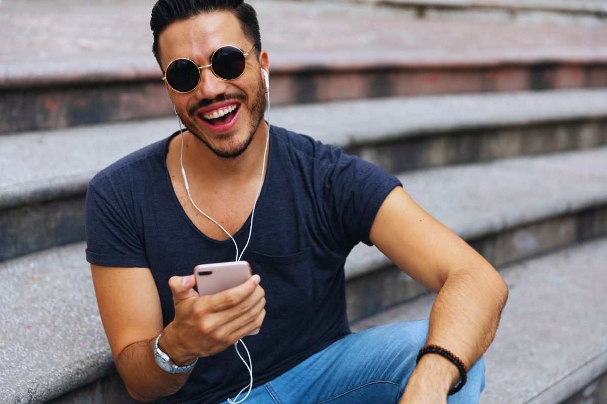 Ascoltare musica al telefonino