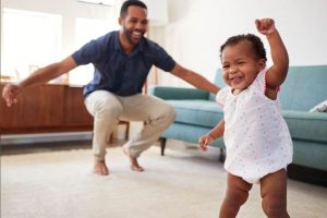 Padre e figlia musica che dà gioia