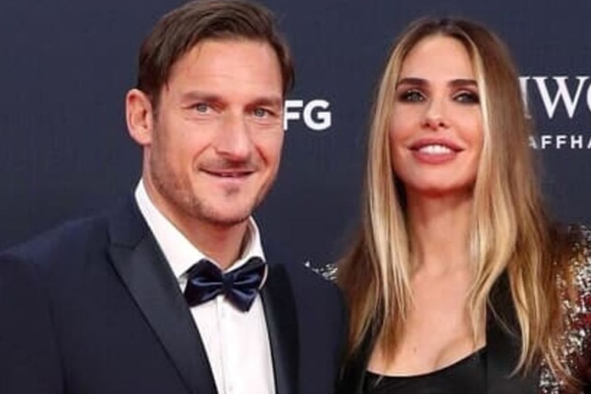 Francesco Totti Ilary Blasi insieme cena natalizia gesto