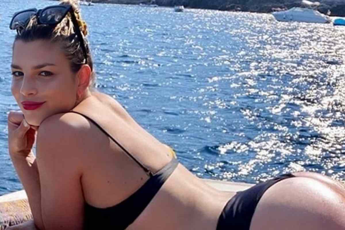 Emma Marrone in bikini