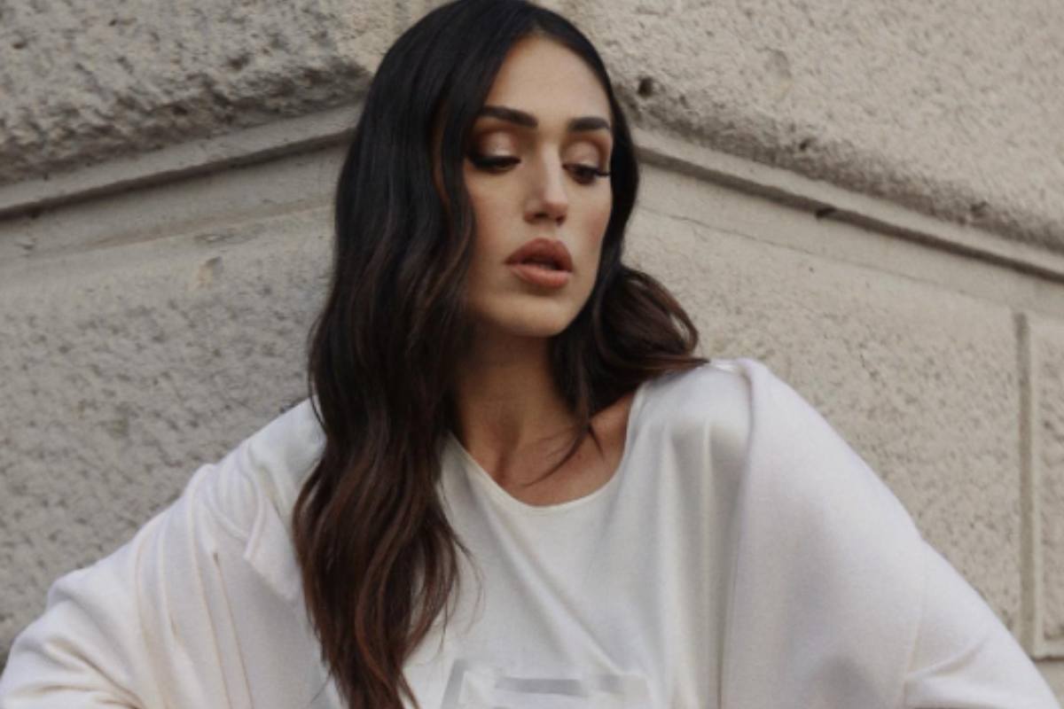 Cecilia Rodriguez lui esausta espressione viso