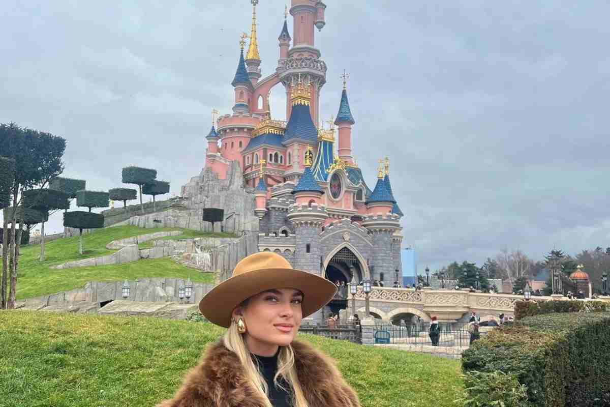 Chanel Totti a Disneyland e Cristian Babalus a Dubai, è crisi tra lei e il fidanzato?