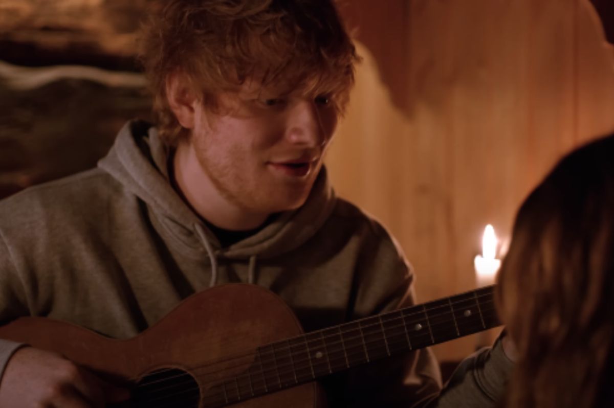 ed sheeran suona chitarra