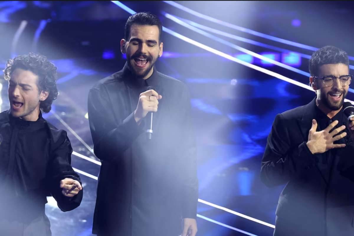 Il Volo si esibisce sul palco dell'Ariston