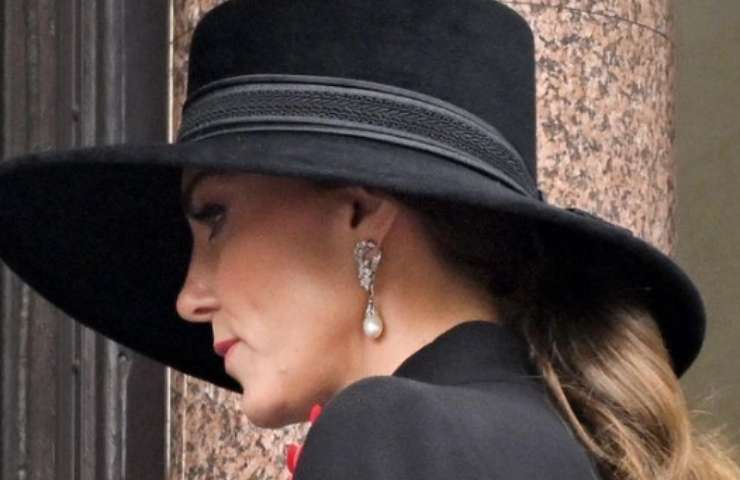 Kate Middleton annuncio post tumore lacerazione cuore mondo