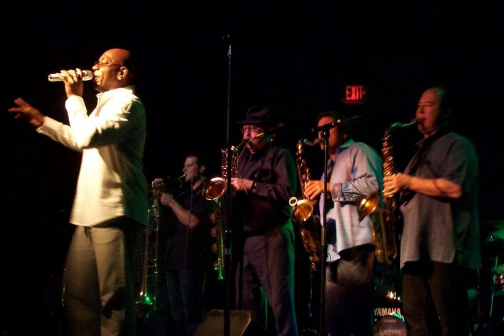 La band Tower of Power in concerto