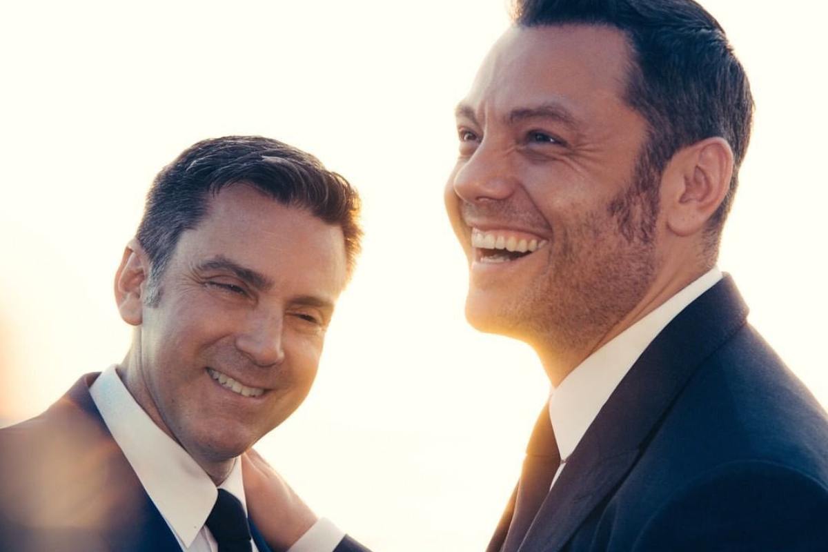 Victor Allen e Tiziano Ferro sorridenti