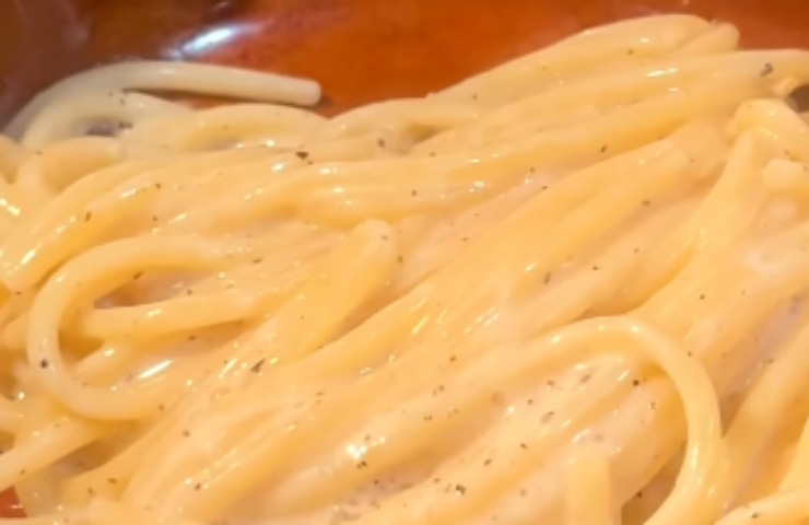 La pasta cacio e pepe con la ricetta segreta di Benedetta Parodi