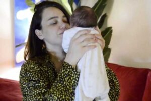 Romina Carrisi felice nella sua nuova vita da mamma con il figlio neonato Axel Lupo