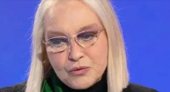 Eleonora Giorgi a cuore aperto sulla sua infanzia: “I miei genitori? Inadatti al ruolo. Mi hanno salvato i loro”